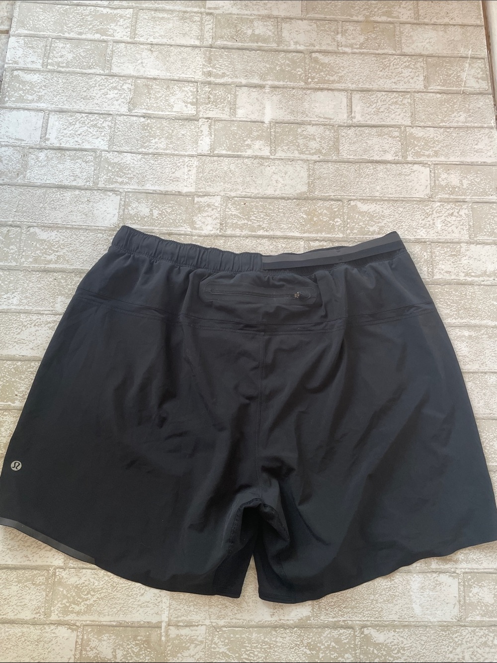 Lululemon black surge shorts xxl - Picture 6 of 8
